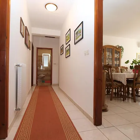 Luisa 1437 * Peruški