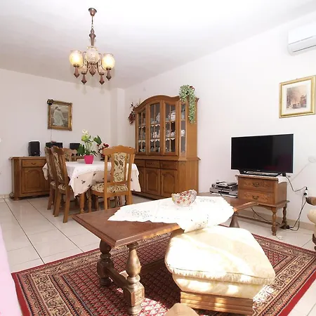 Apartment Luisa 1437