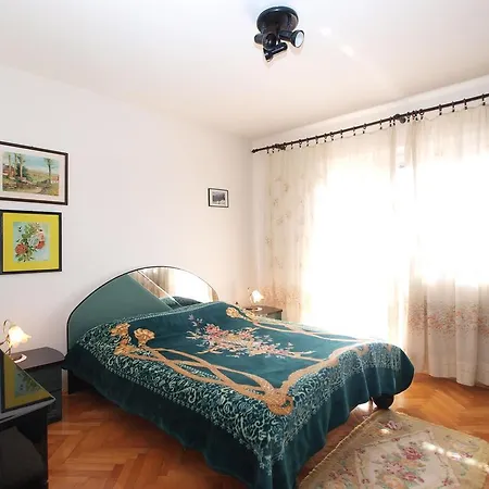 Luisa 1437 * Peruški