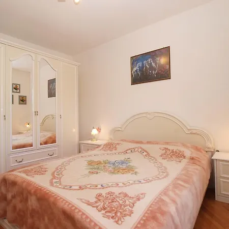 Luisa 1437 Appartement Peruški