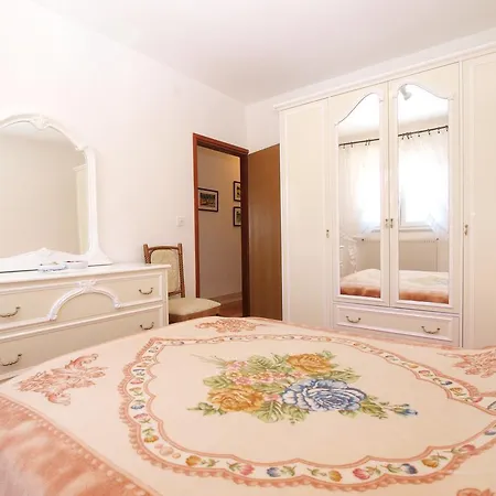 Luisa 1437 * Peruški