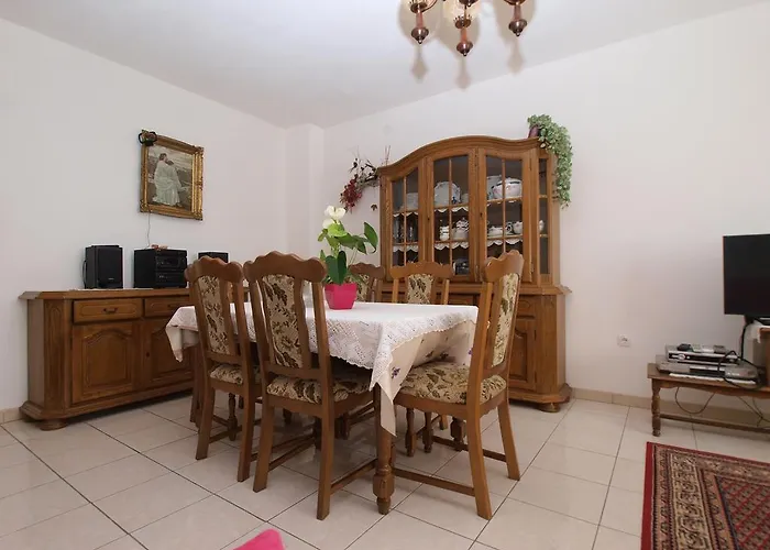 Luisa 1437 Apartman Peruški