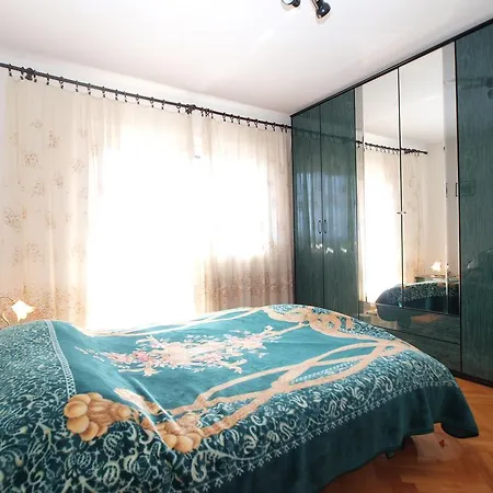 Luisa 1437 Daire Peruški