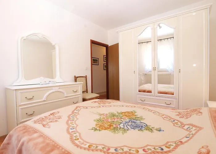 Luisa 1437 * Peruški